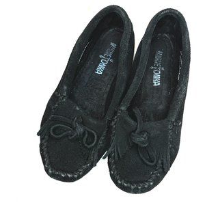 Minnetonka Women's Black Kilty Hardsole Moccasin